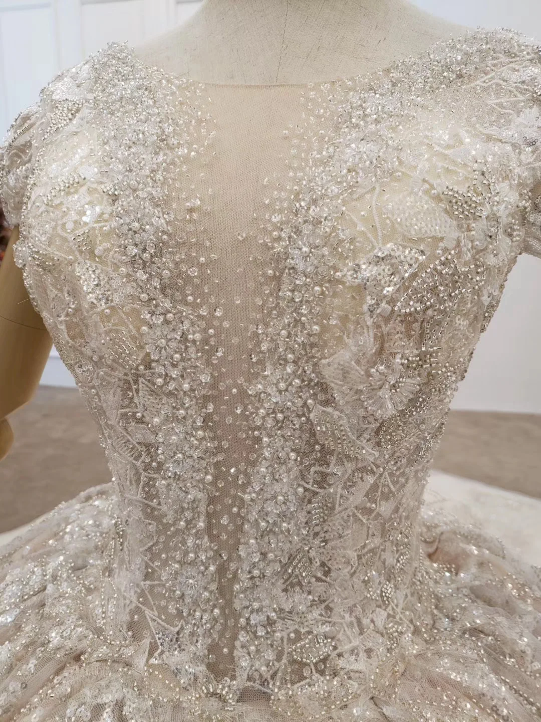 Plesové Šaty, Nadýchané Tylu Čipky Korálkové Crystal Vintage Sexy Luxusné Svadobné Šaty 2020 Nové Módne Svadobné Šaty Šité Svadobné
